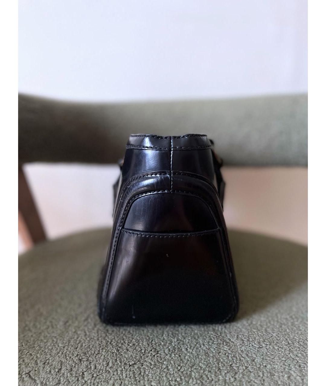 CELINE Черная сумка с короткими ручками из лакированной кожи, фото 6