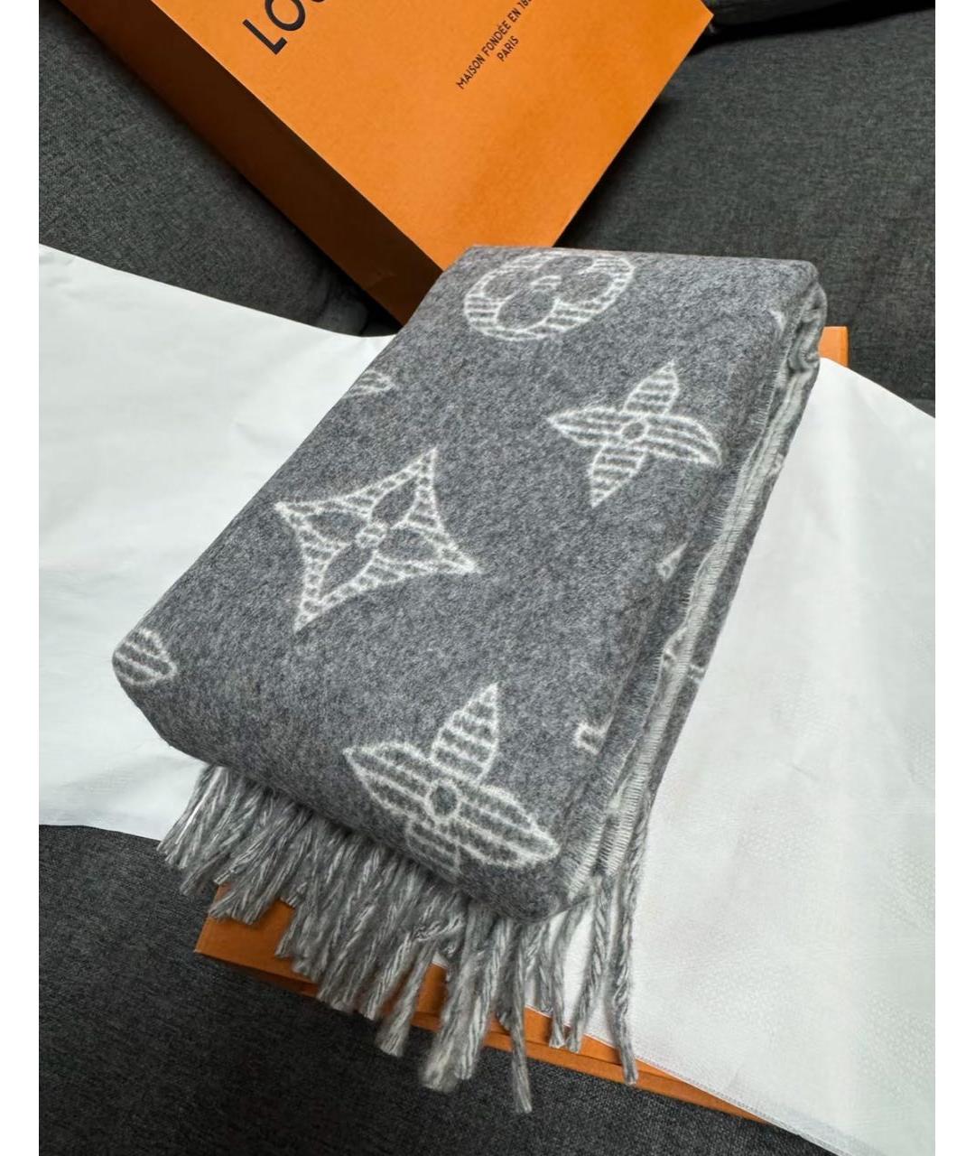 LOUIS VUITTON Серый шерстяной шарф, фото 7