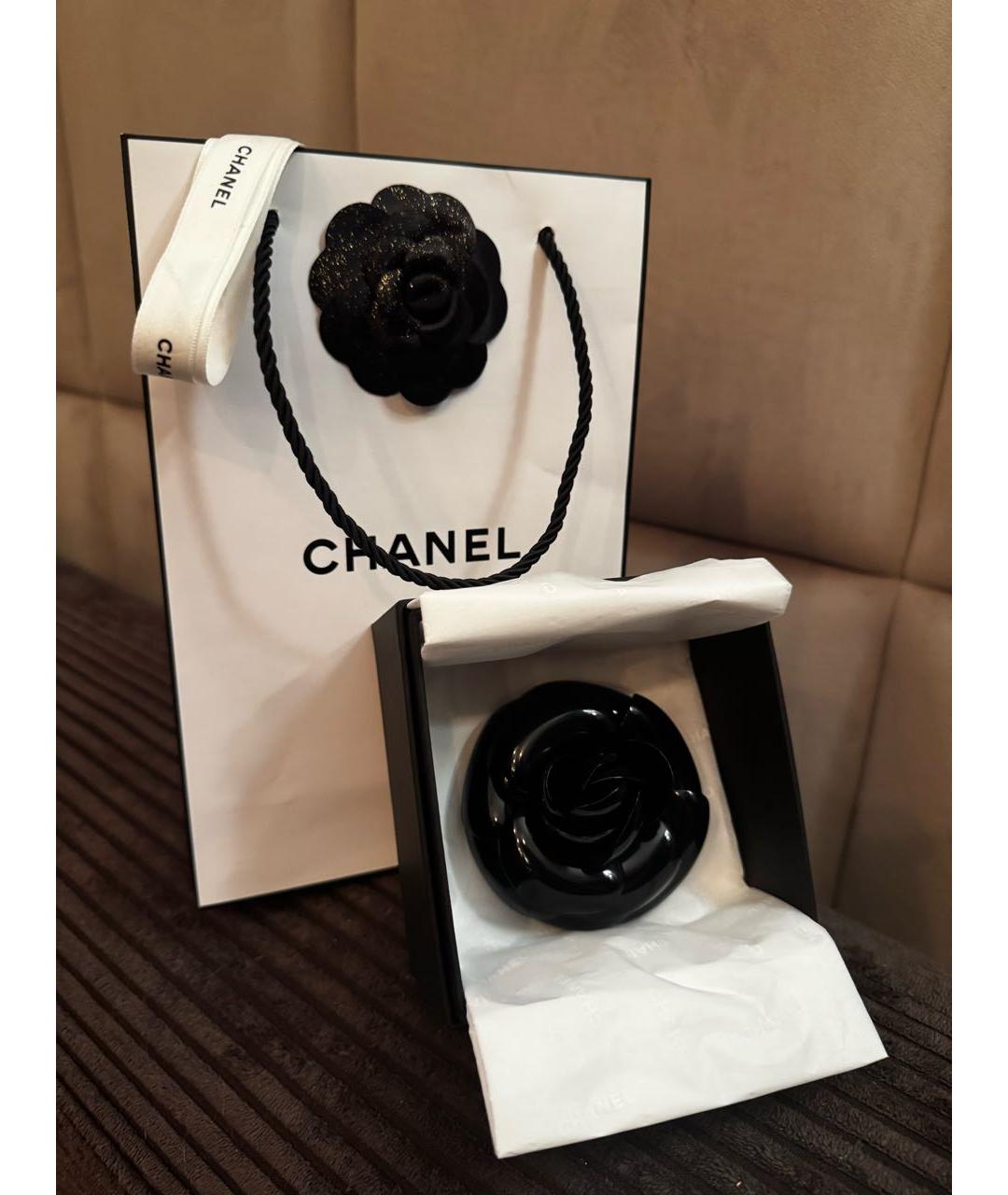 CHANEL Черная пластиковая булавка / брошь, фото 5