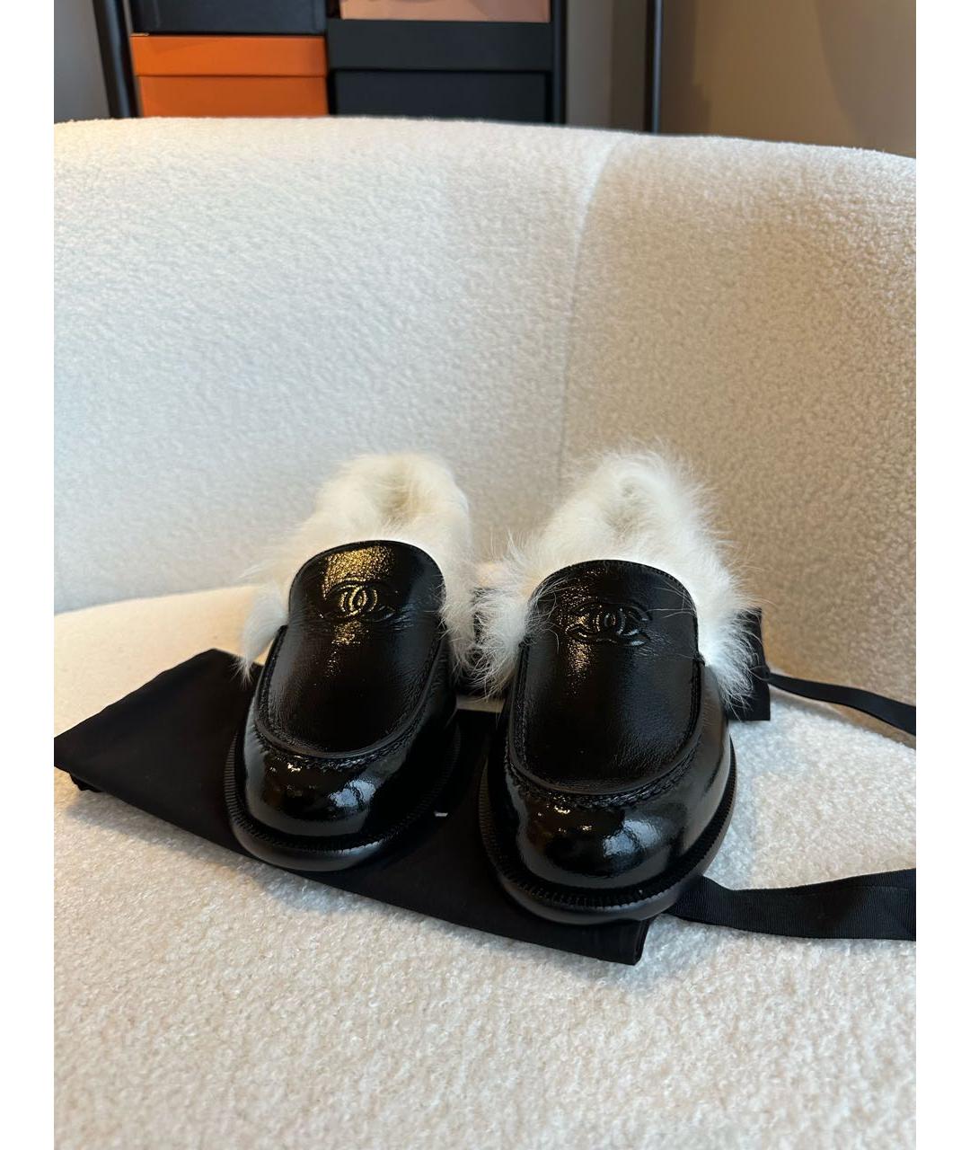 CHANEL Черные лоферы из лакированной кожи, фото 2