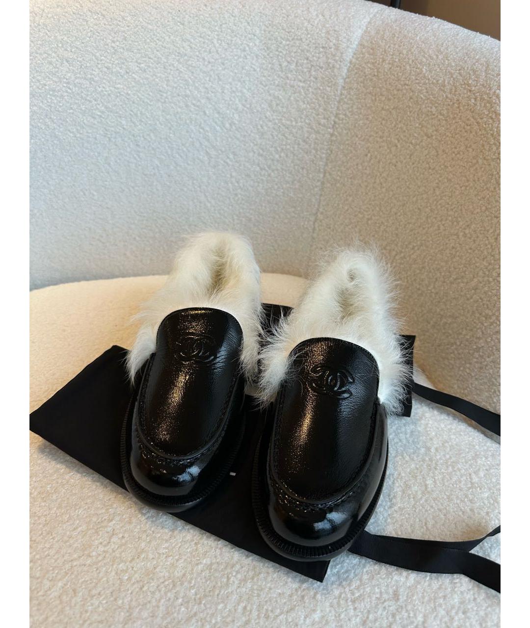 CHANEL Черные лоферы из лакированной кожи, фото 3