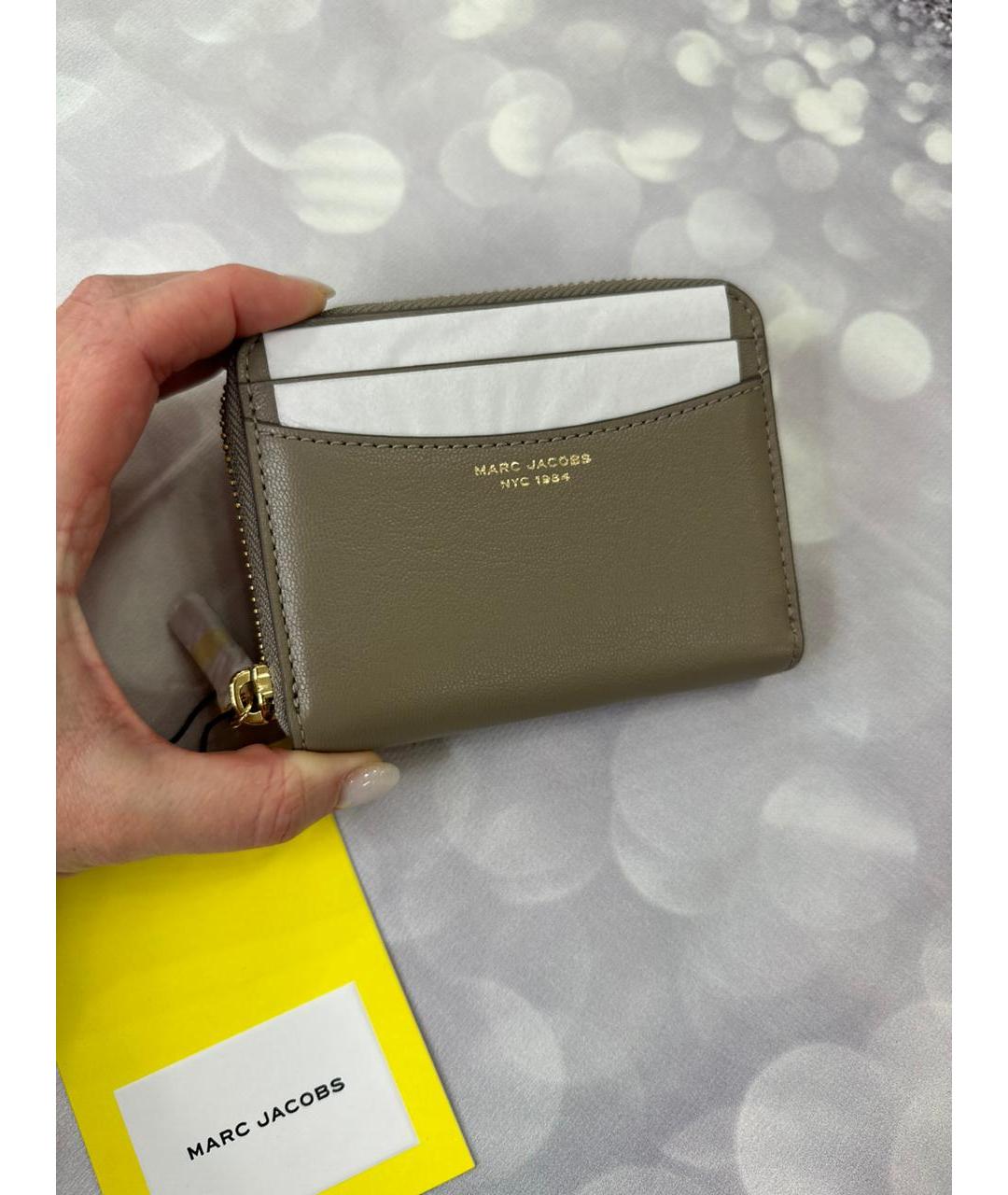 MARC JACOBS Серый кожаный кошелек, фото 4