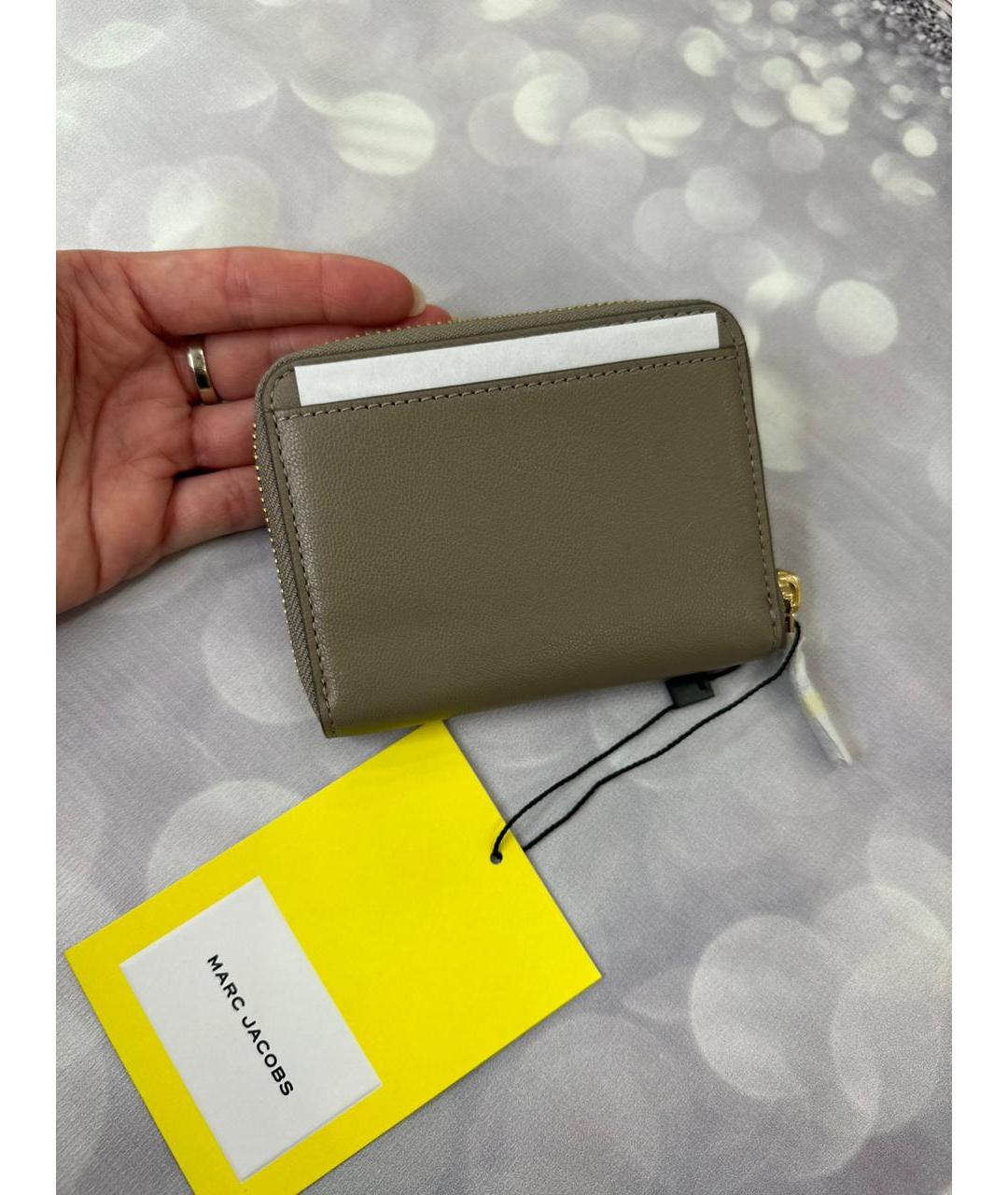 MARC JACOBS Серый кожаный кошелек, фото 5