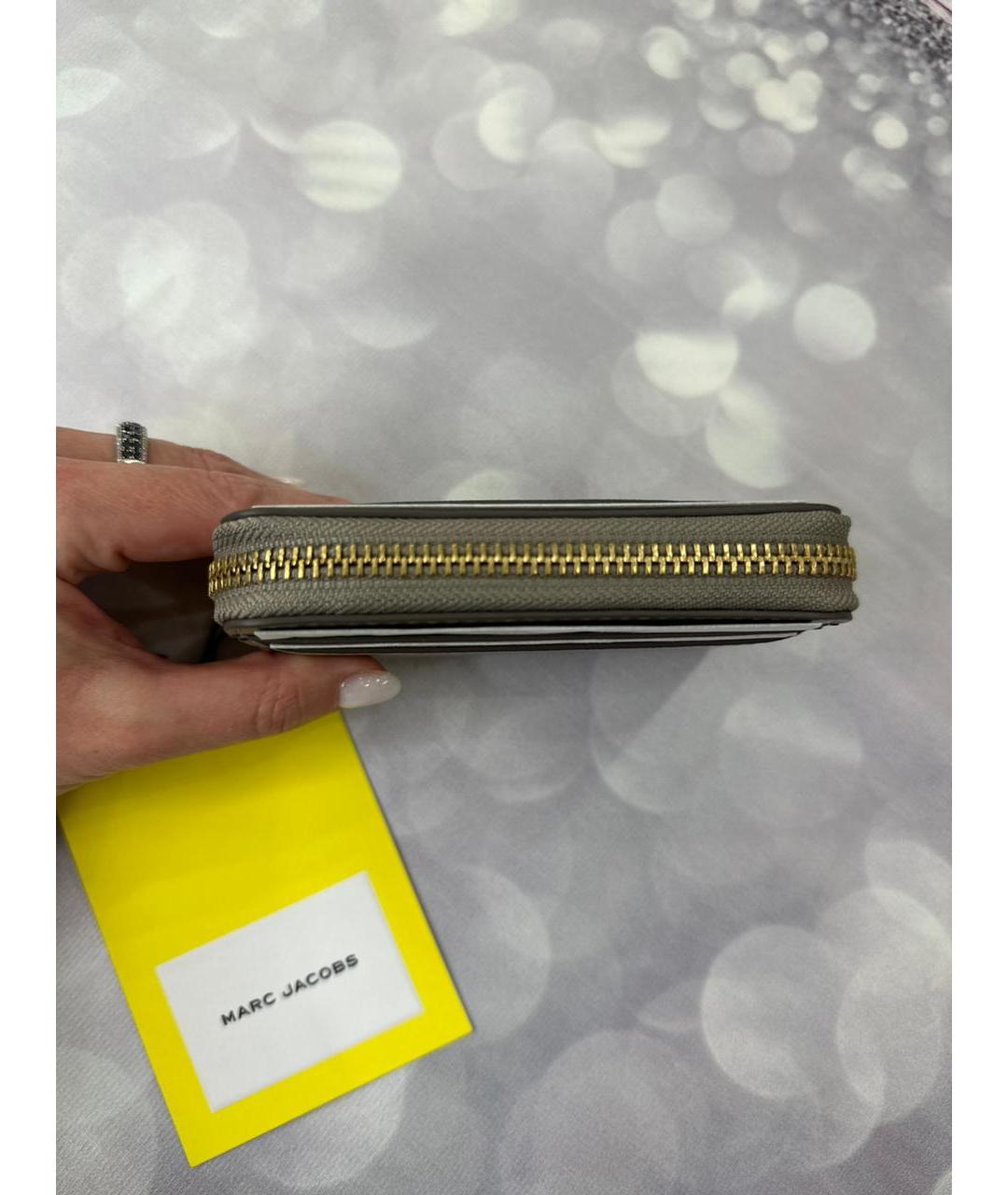 MARC JACOBS Серый кожаный кошелек, фото 7