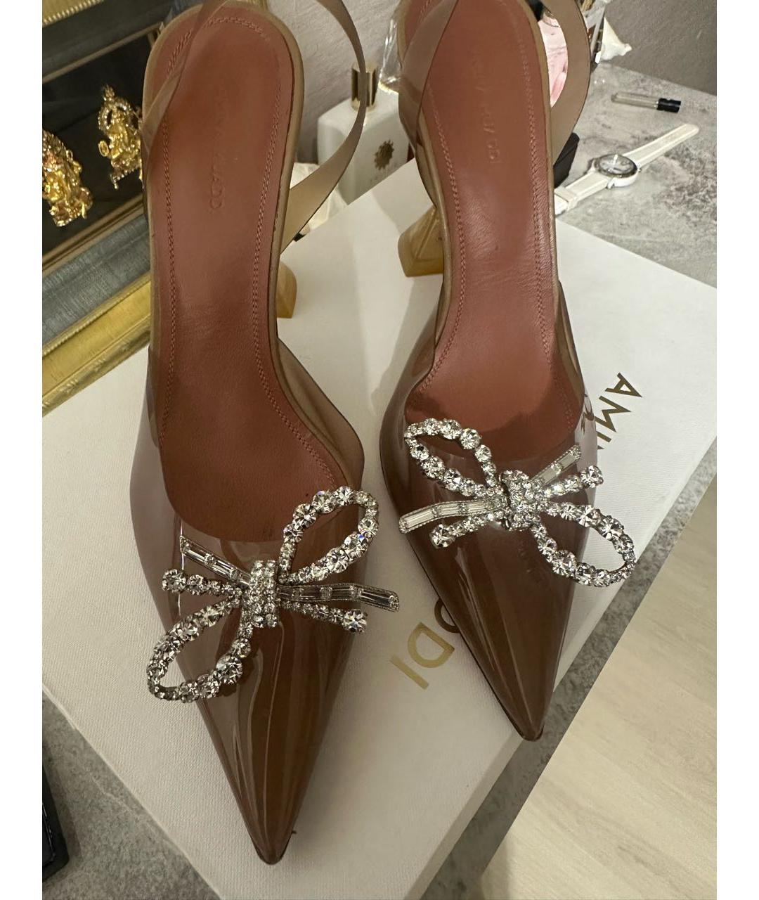 Amina Muaddi Бежевые резиновые туфли, фото 2
