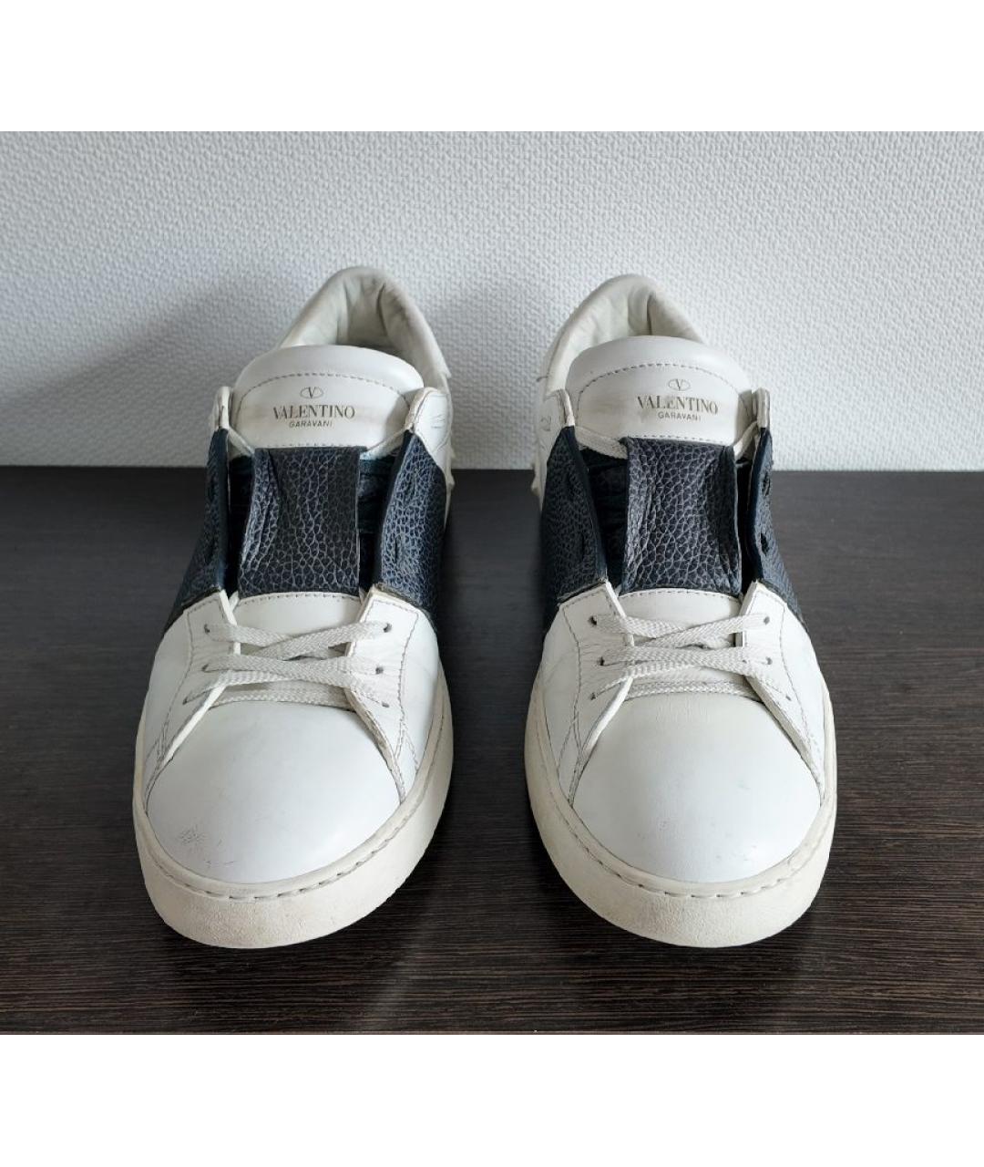 VALENTINO Белые кожаные низкие кроссовки / кеды, фото 2