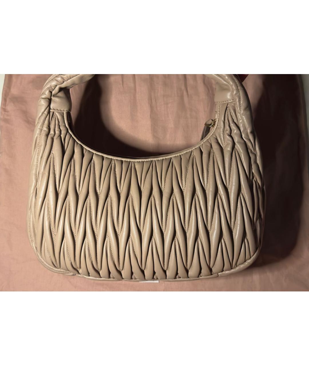 MIU MIU Коричневая кожаная сумка с короткими ручками, фото 3