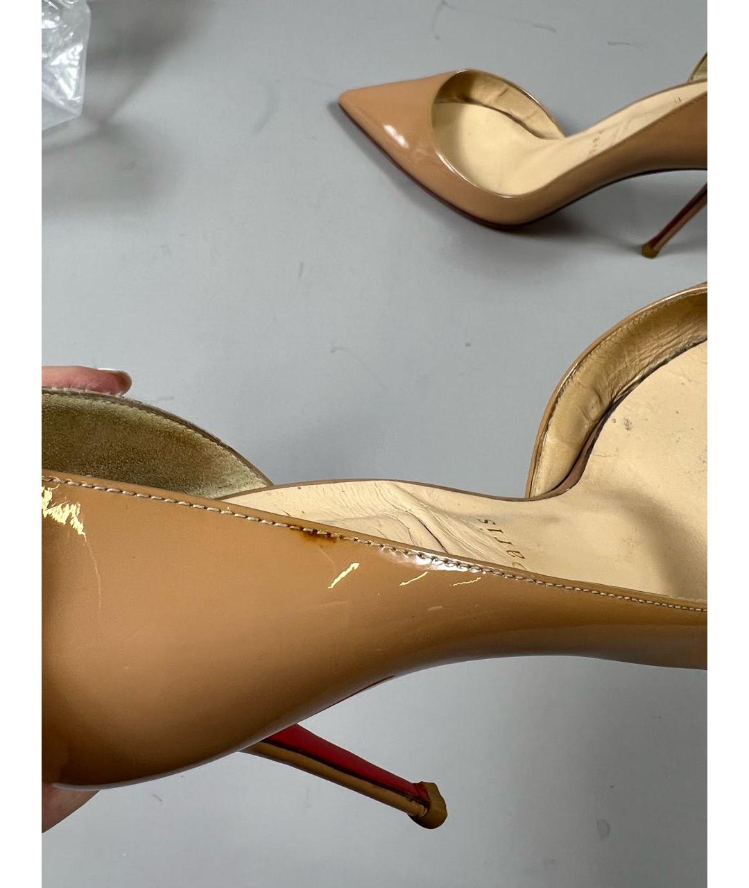 CHRISTIAN LOUBOUTIN Бежевые туфли из лакированной кожи, фото 7