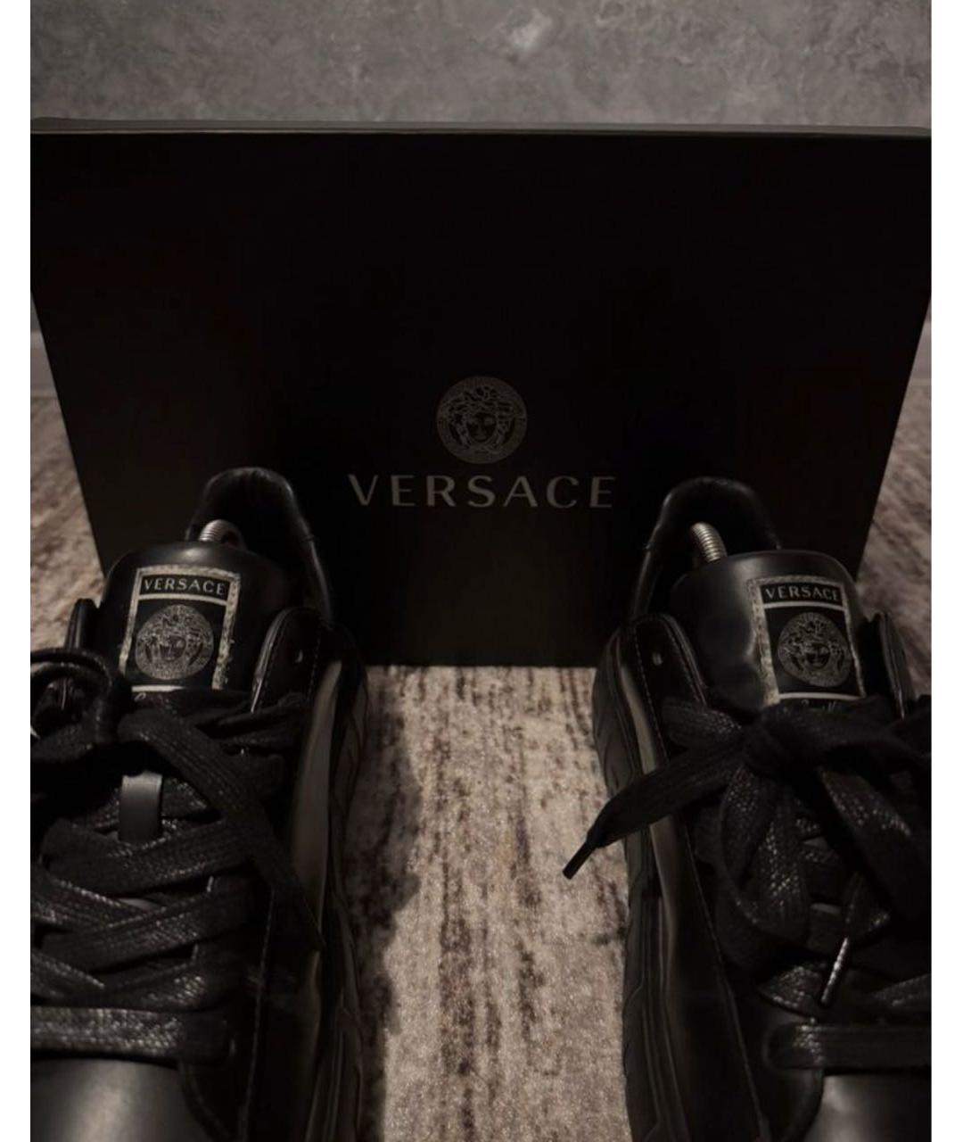 VERSACE Черные кожаные низкие кроссовки / кеды, фото 2