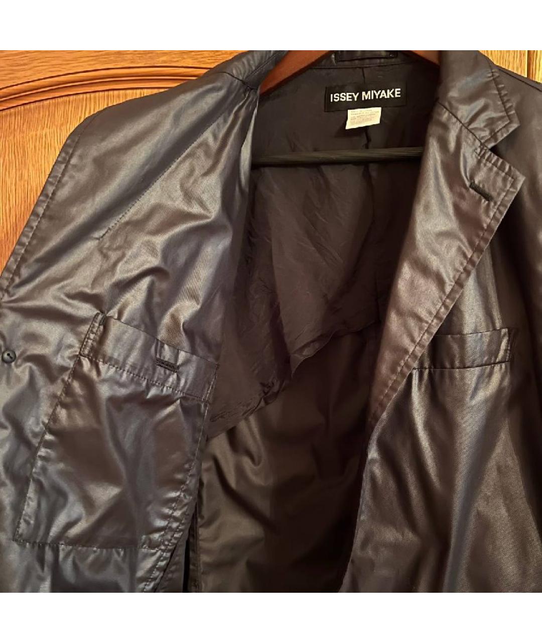 ISSEY MIYAKE Черный полиэстеровый тренч / плащ, фото 3