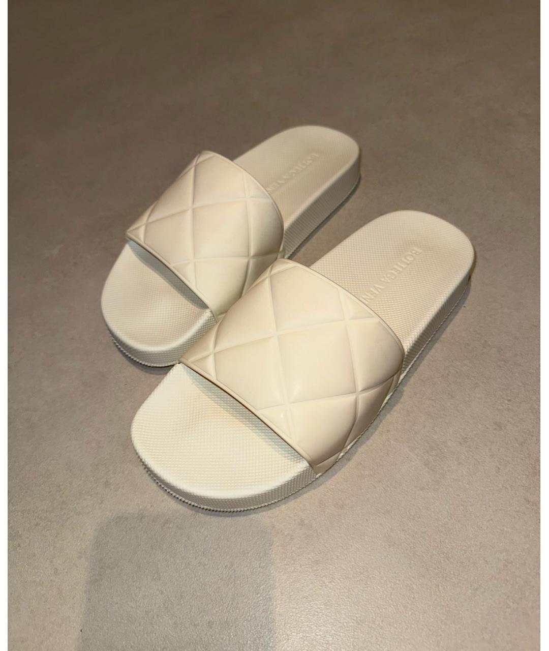 BOTTEGA VENETA Белые резиновые шлепанцы, фото 2