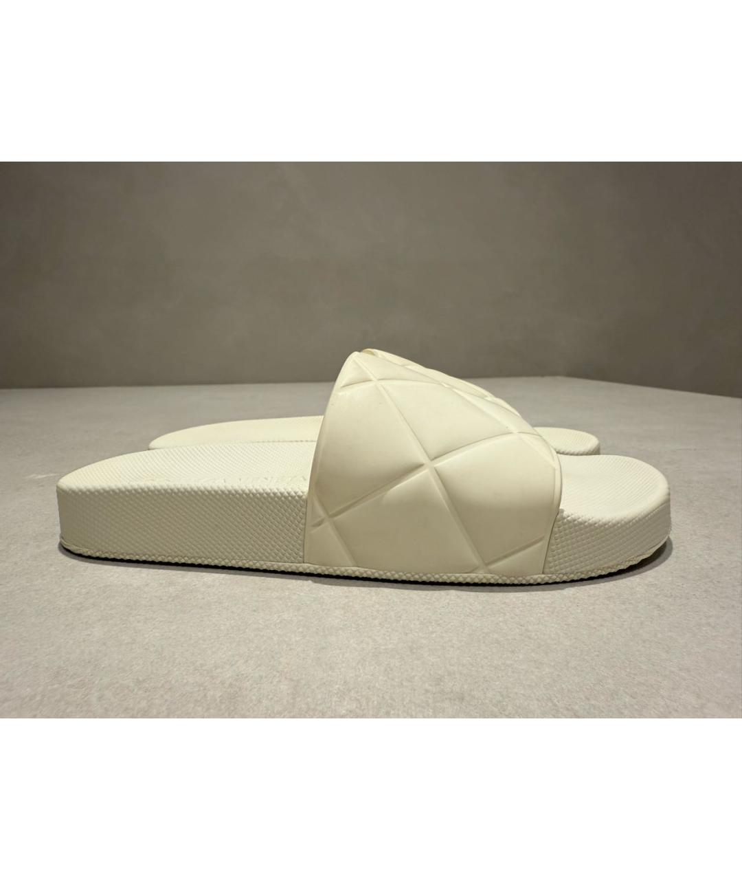 BOTTEGA VENETA Белые резиновые шлепанцы, фото 9