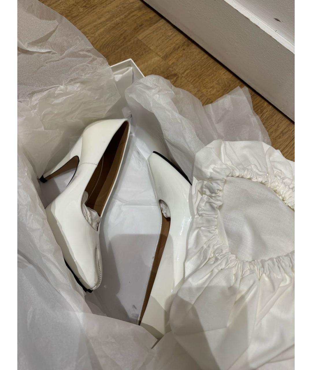 MAISON MARGIELA Белые туфли из лакированной кожи, фото 6