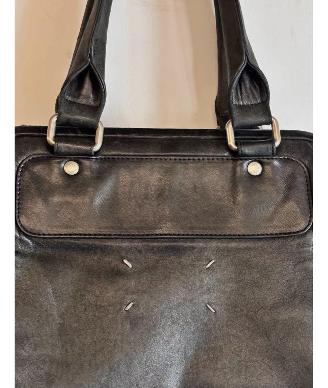 MAISON MARGIELA Черная кожаная сумка с короткими ручками, фото 4