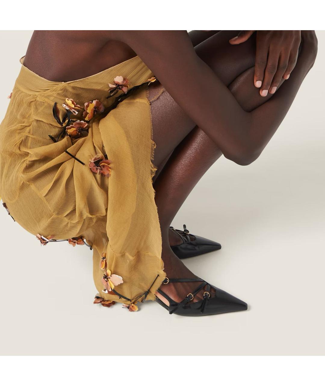 MIU MIU Черные лодочки на низком каблуке из лакированной кожи, фото 4