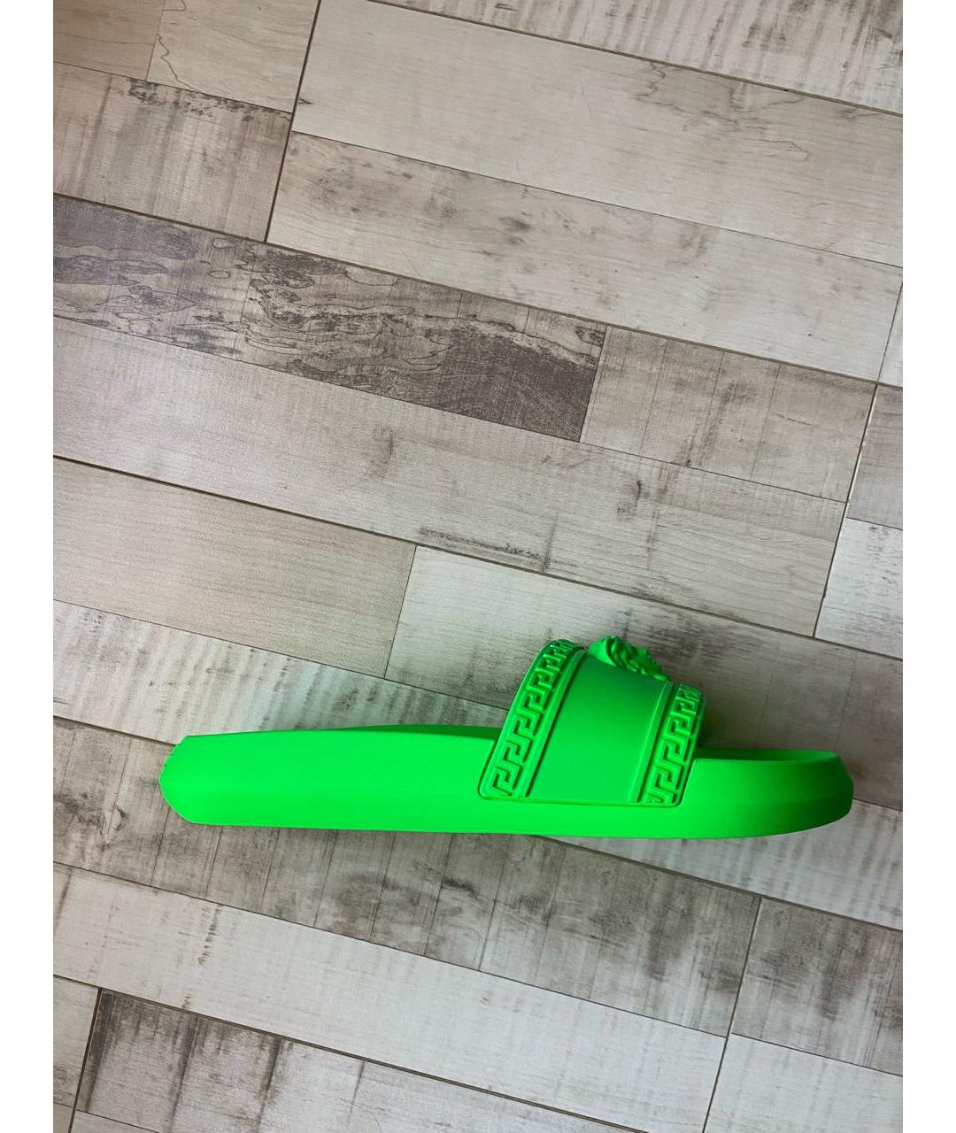 VERSACE Зеленые резиновые шлепанцы, фото 7