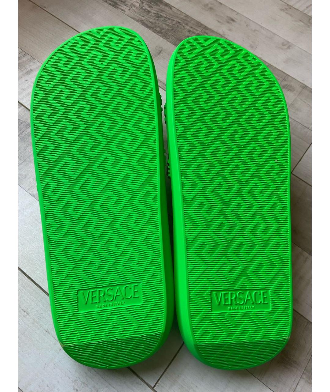 VERSACE Зеленые резиновые шлепанцы, фото 5
