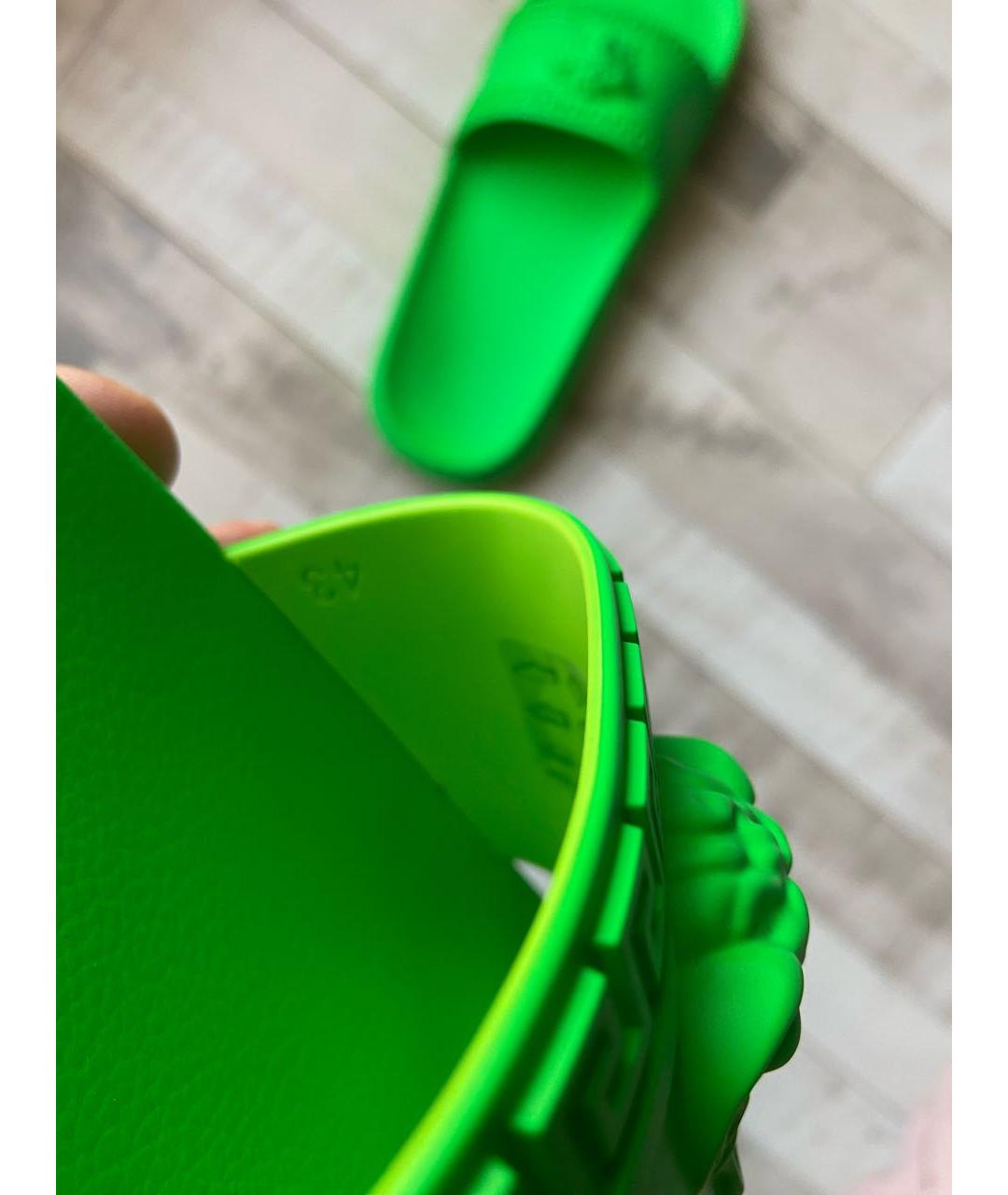 VERSACE Зеленые резиновые шлепанцы, фото 4