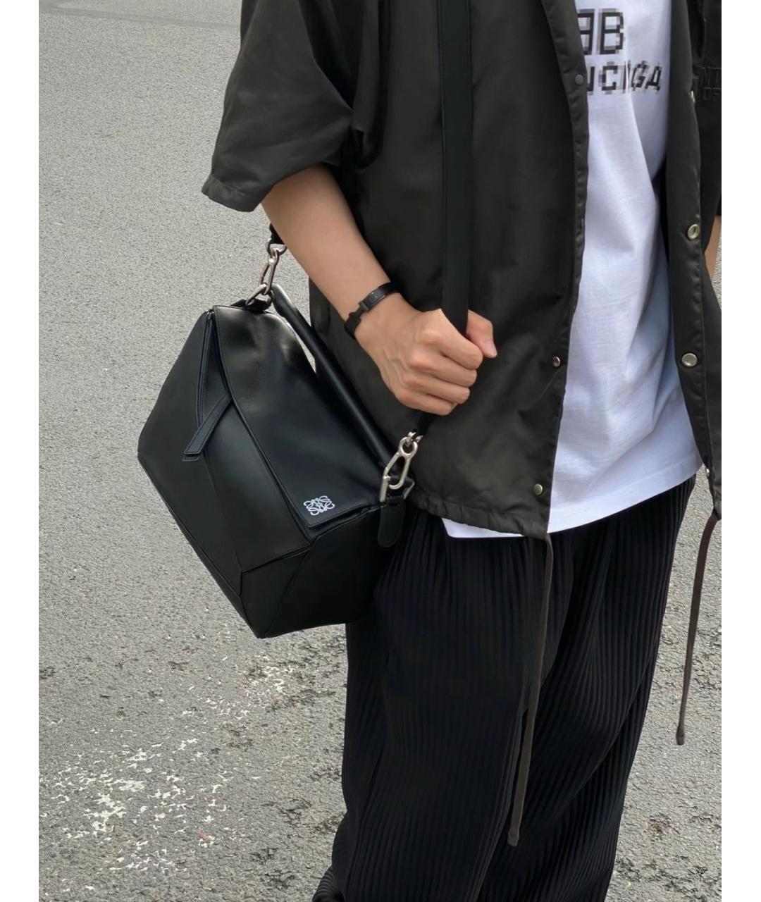 LOEWE Черная кожаная сумка с короткими ручками, фото 9