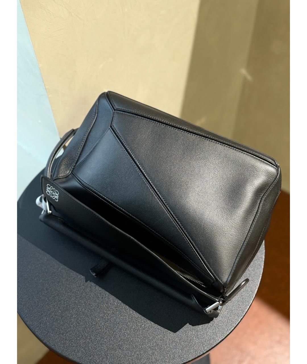 LOEWE Черная кожаная сумка с короткими ручками, фото 8
