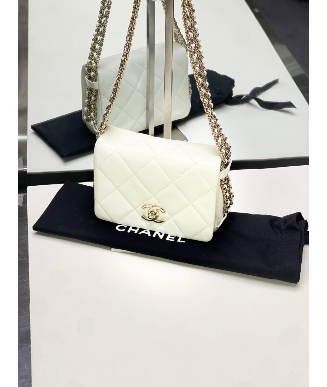 CHANEL Белая кожаная сумка через плечо, фото 2