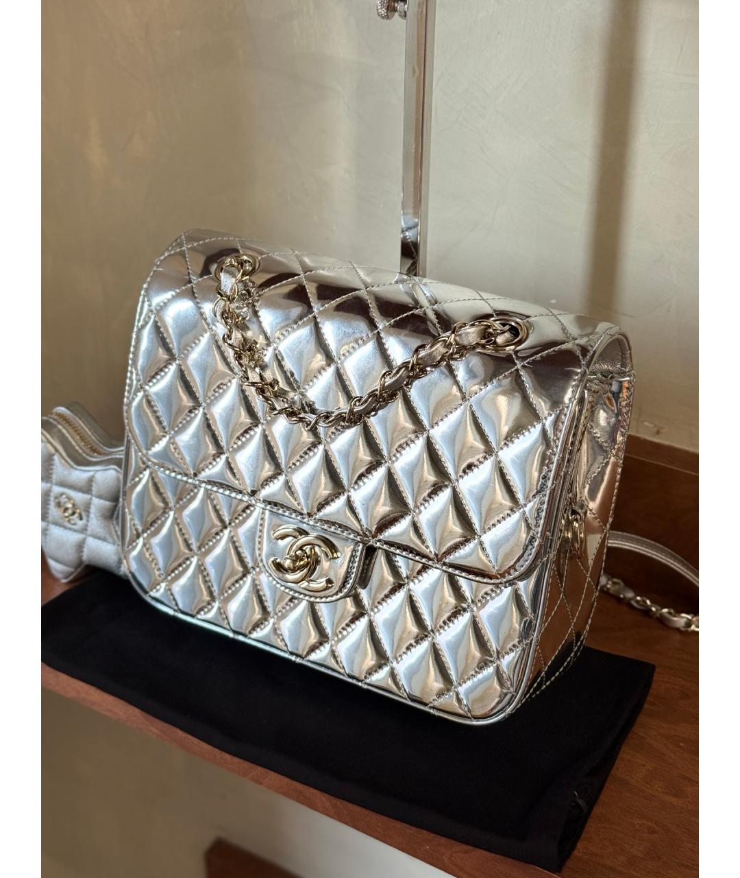 CHANEL Серебрянный рюкзак из лакированной кожи, фото 2