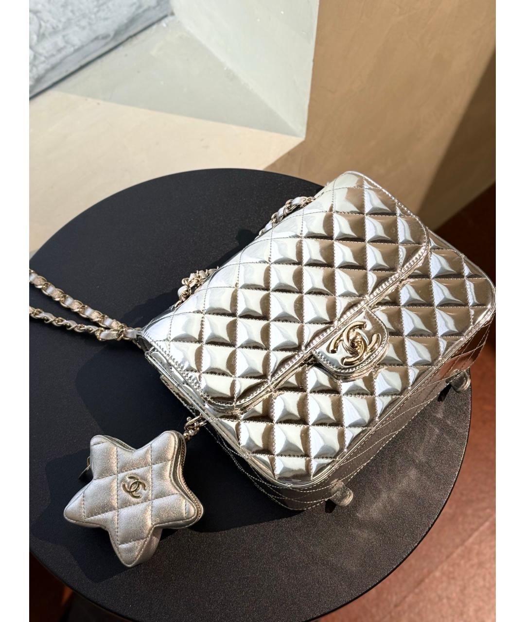 CHANEL Серебрянный рюкзак из лакированной кожи, фото 8