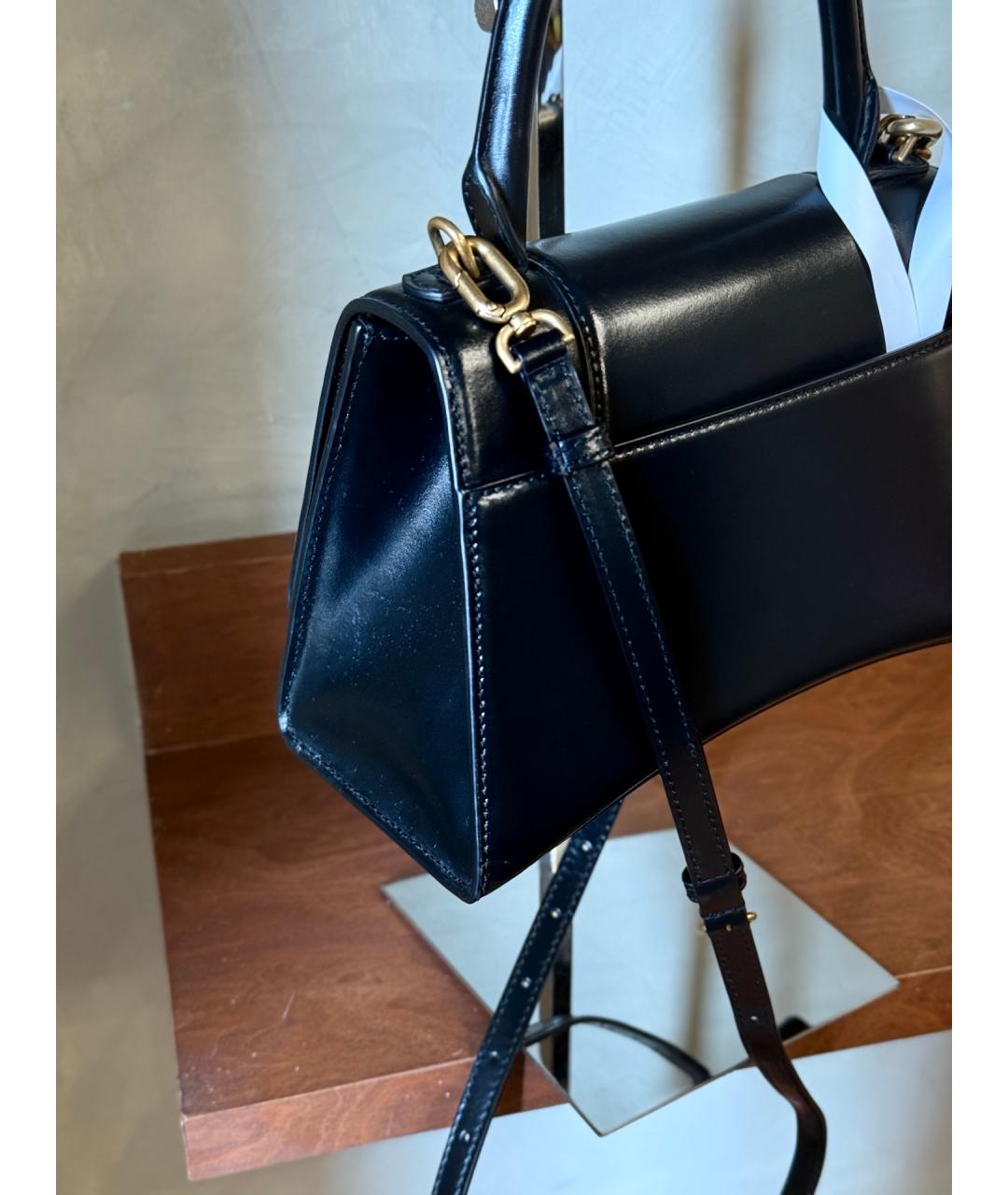 BALENCIAGA Черная сумка с короткими ручками из лакированной кожи, фото 7