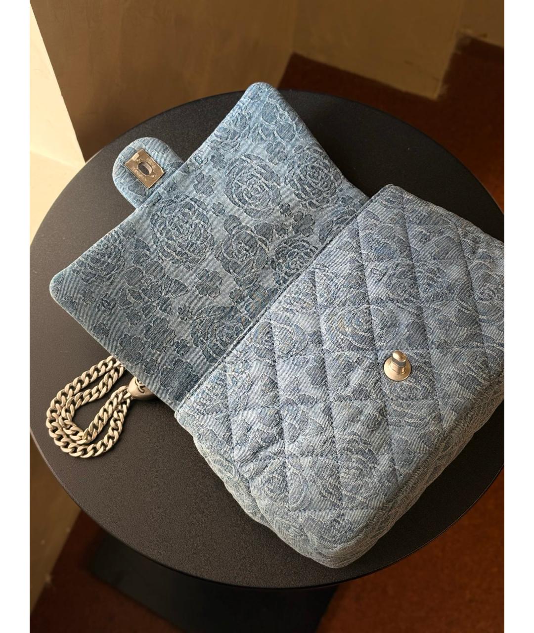 CHANEL Голубая деним сумка через плечо, фото 9