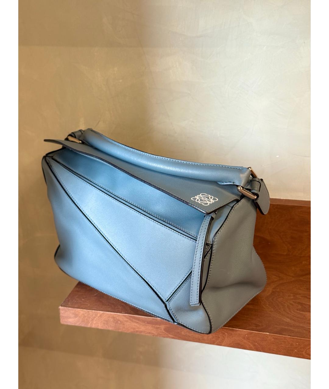 LOEWE Голубая кожаная сумка с короткими ручками, фото 4