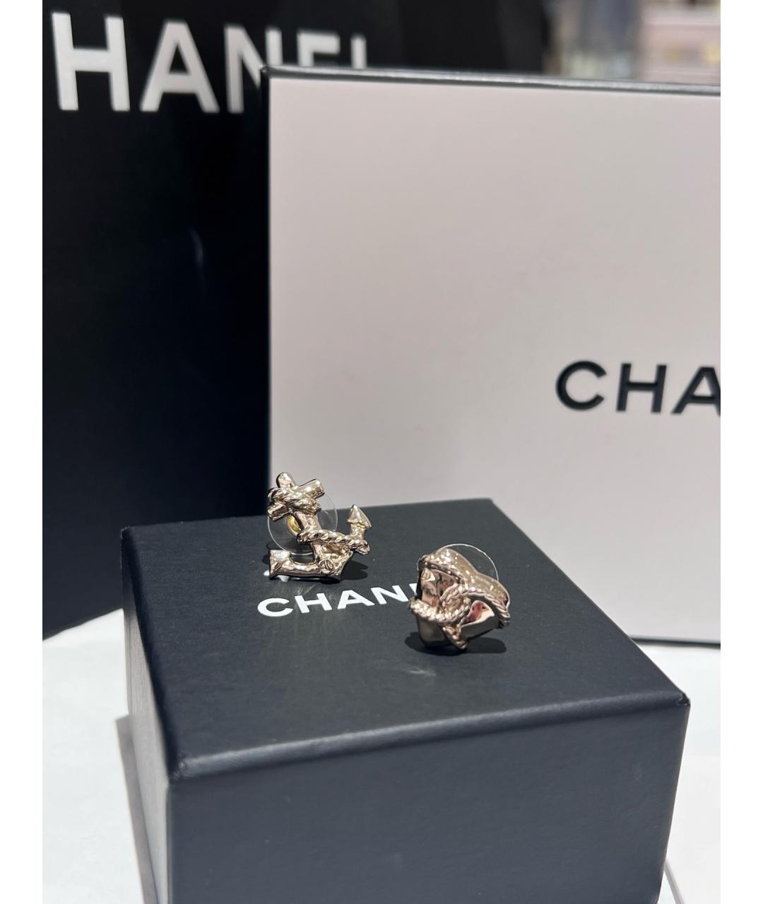 CHANEL Золотые металлические серьги, фото 6