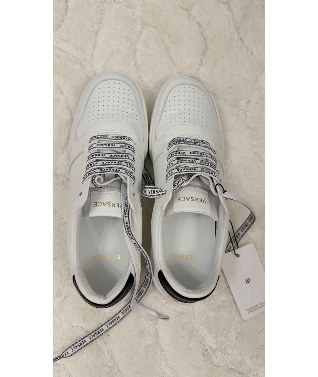 VERSACE Белые кожаные кроссовки, фото 3