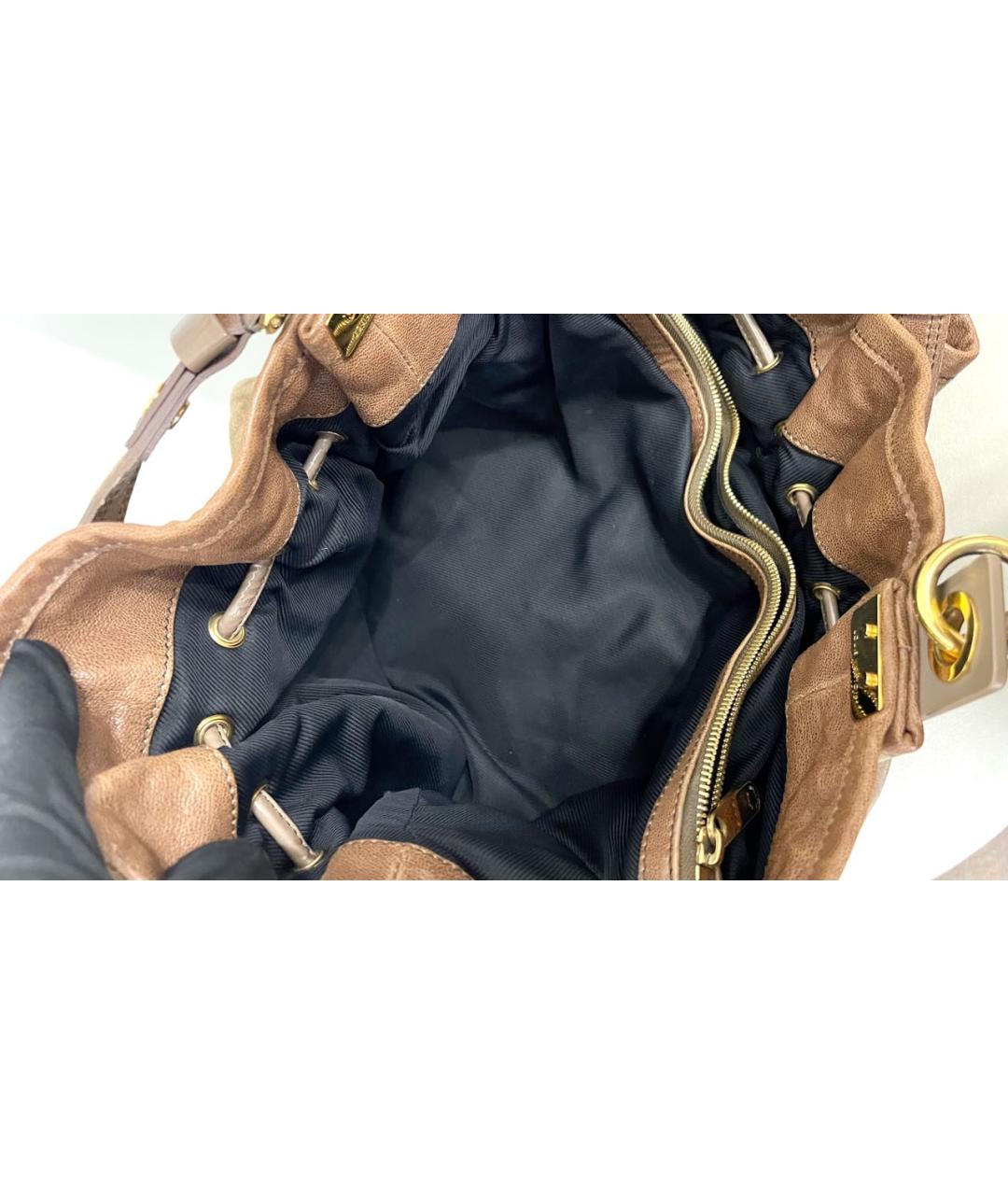 LOUIS VUITTON Коричневая замшевая сумка с короткими ручками, фото 4