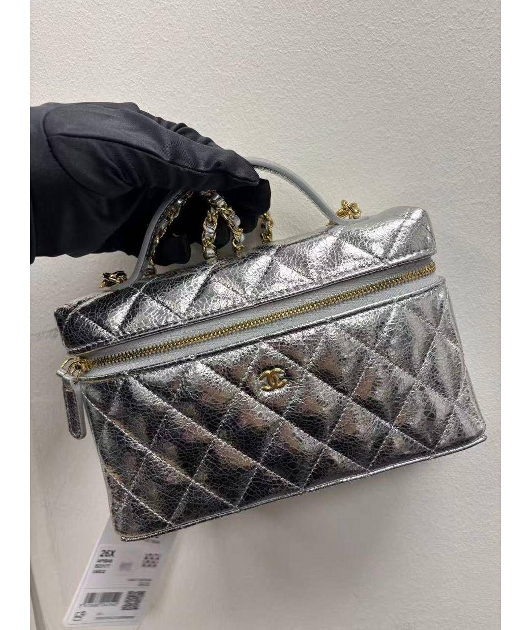 CHANEL Серебряная кожаная сумка с короткими ручками, фото 2