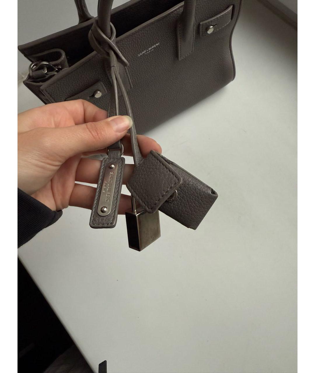 SAINT LAURENT Серая кожаная сумка с короткими ручками, фото 4