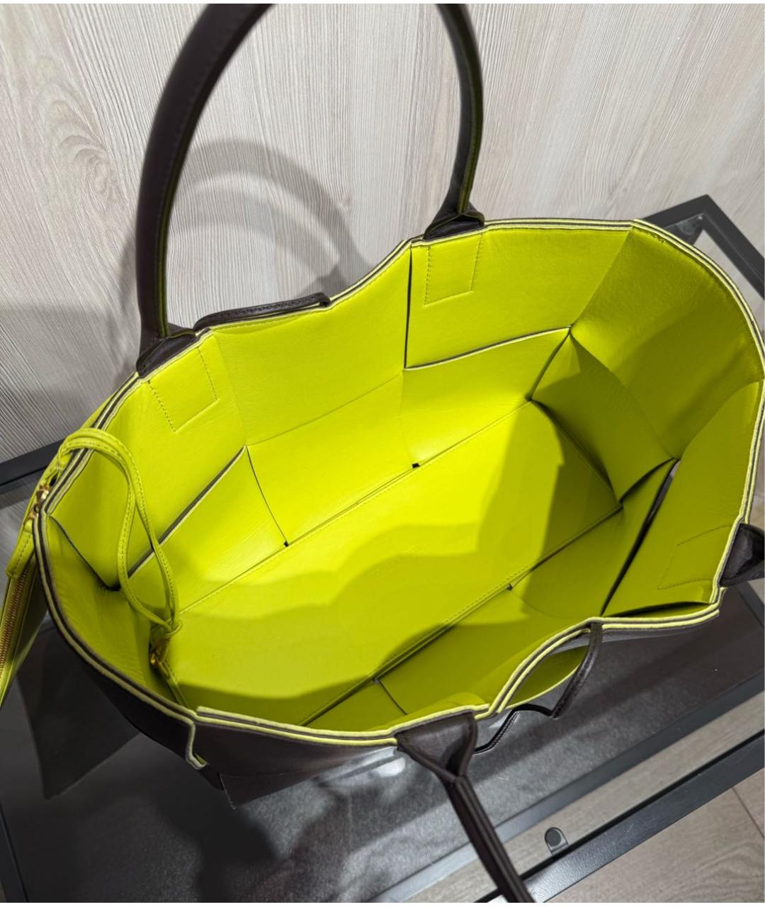 BOTTEGA VENETA Коричневая кожаная сумка тоут, фото 7