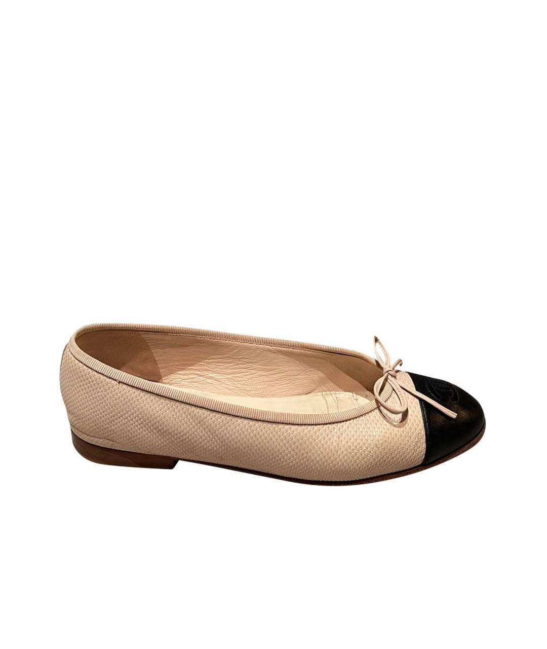 CHANEL Бежевые кожаные балетки, фото 1