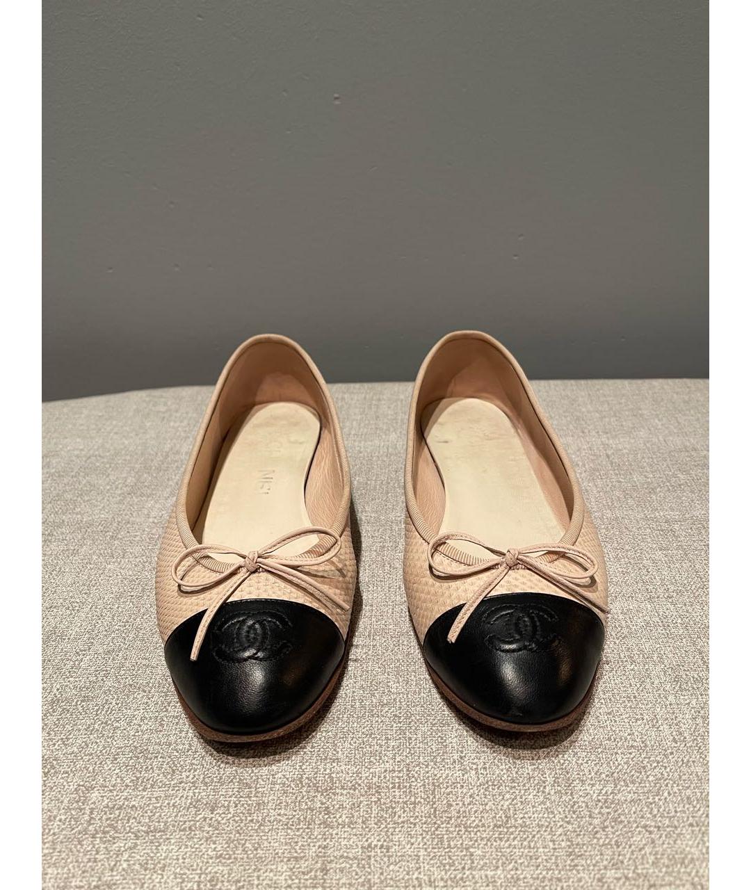 CHANEL Бежевые кожаные балетки, фото 2