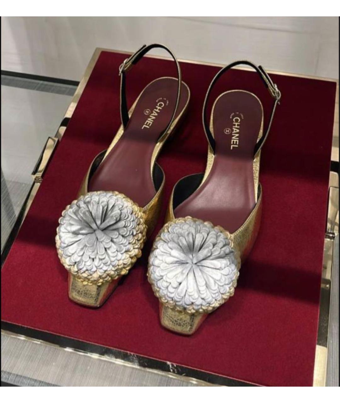 CHANEL Золотые кожаные туфли, фото 4