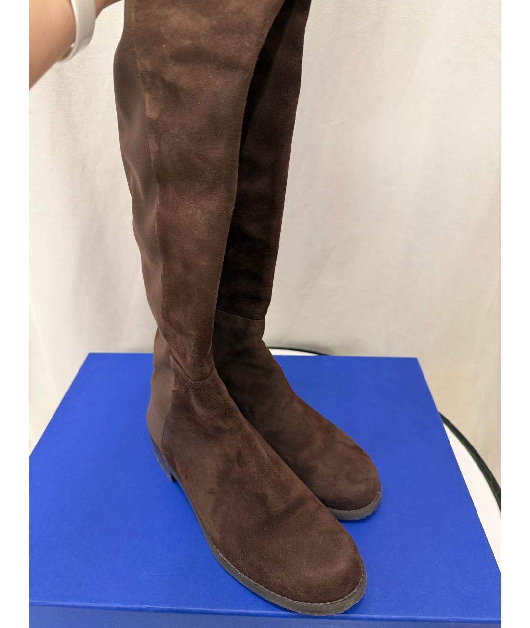 STUART WEITZMAN Коричневые замшевые сапоги, фото 2