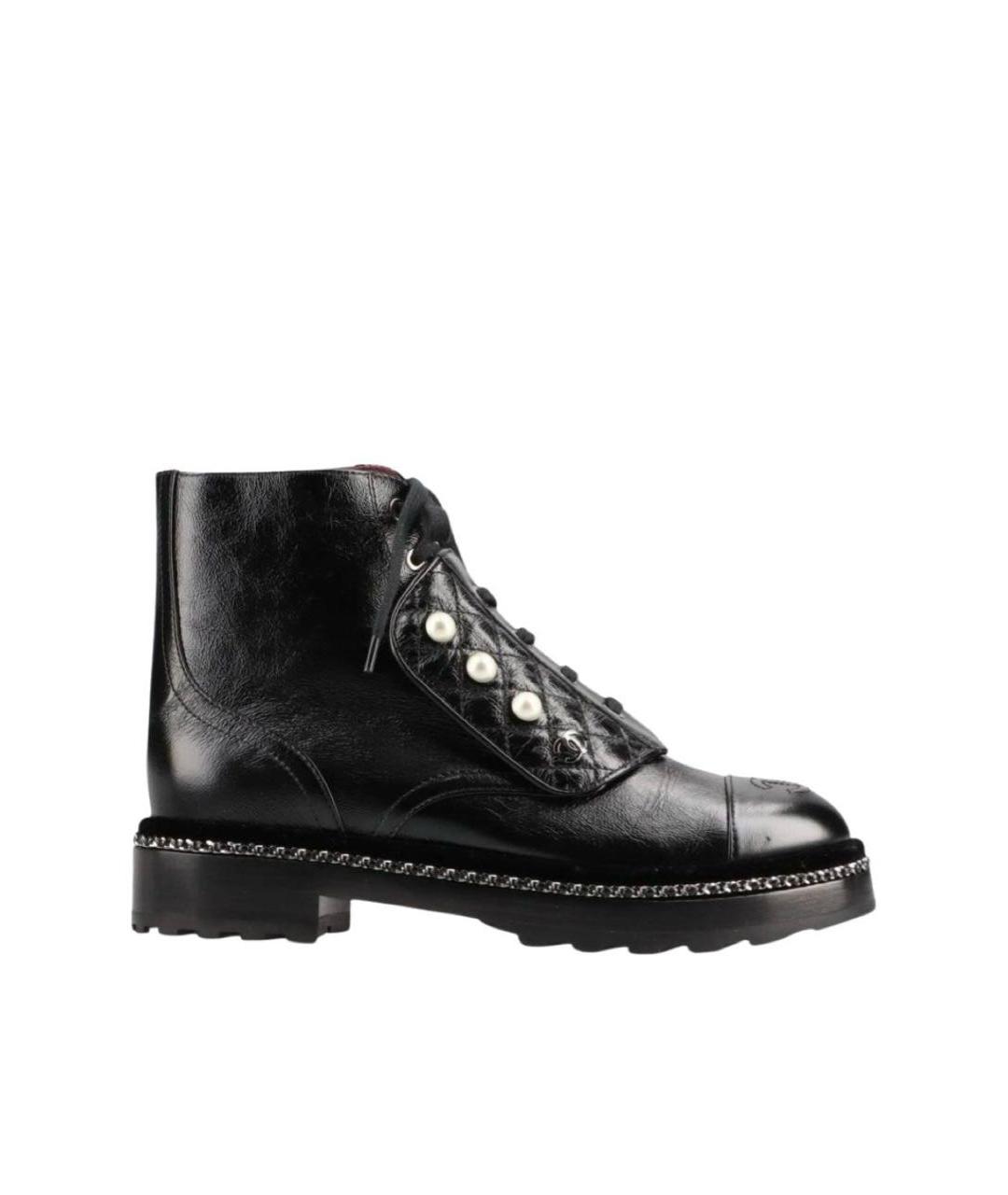 CHANEL Черные ботинки из лакированной кожи, фото 1