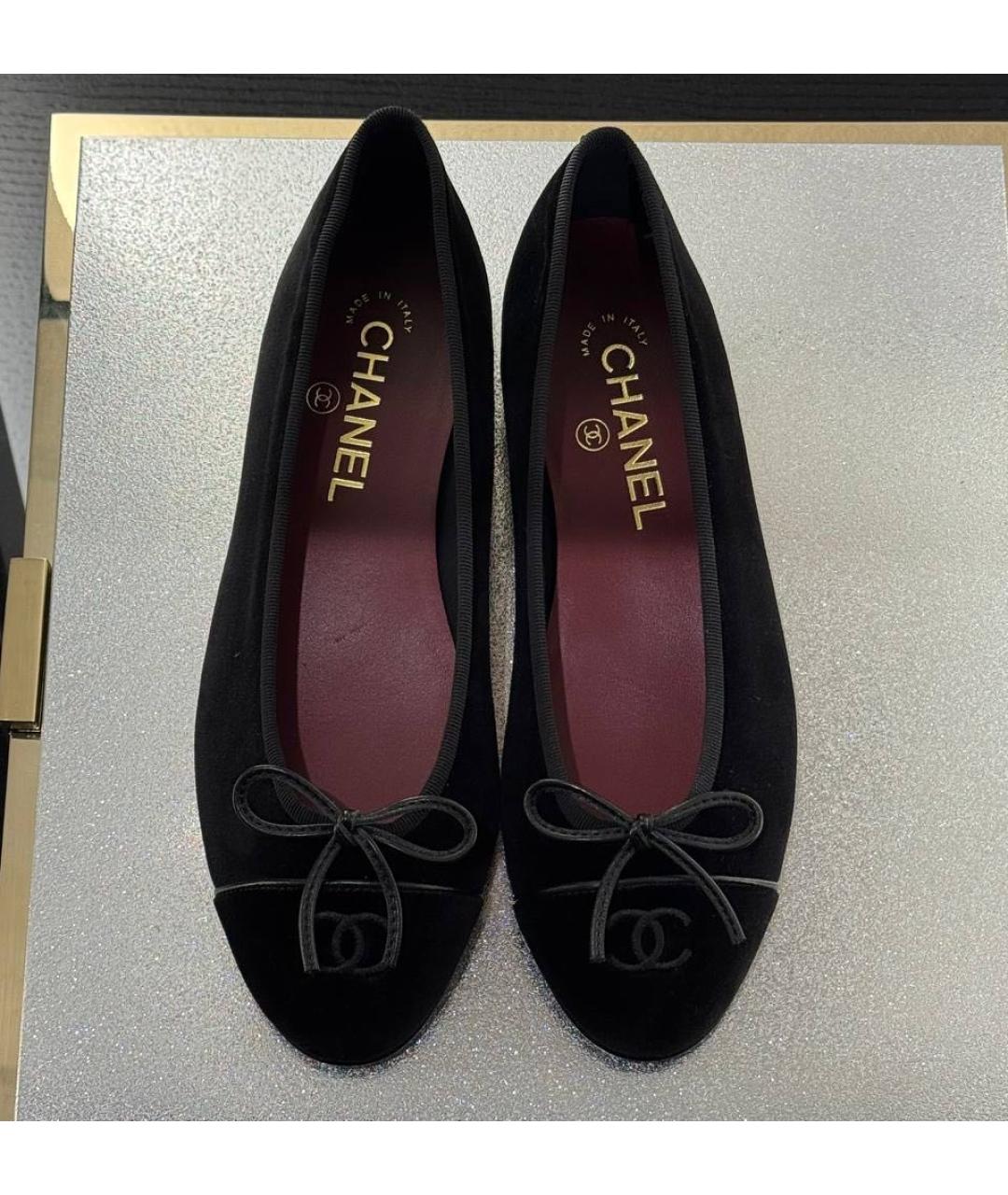 CHANEL Черные бархатные балетки, фото 3