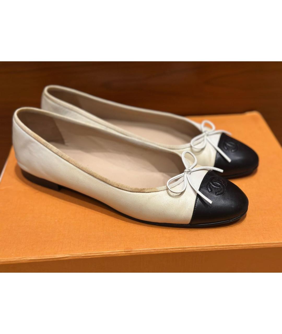 CHANEL Белые кожаные балетки, фото 9