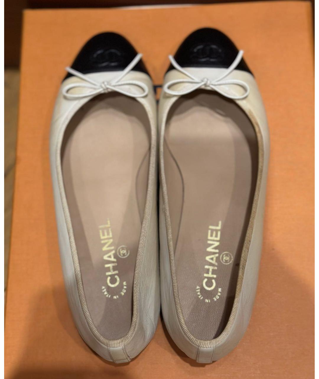 CHANEL Белые кожаные балетки, фото 3