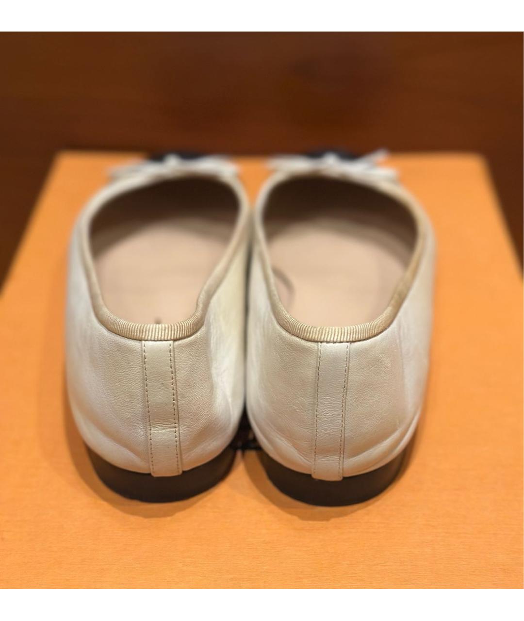 CHANEL Белые кожаные балетки, фото 4