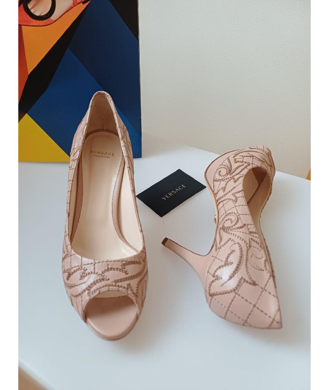 VERSACE Бежевые кожаные туфли, фото 5