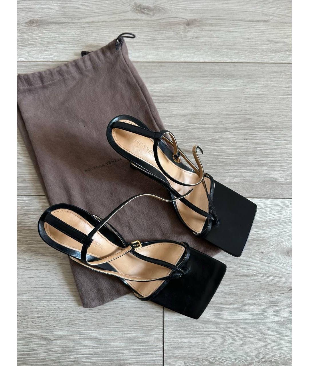 BOTTEGA VENETA Черные кожаные босоножки, фото 4