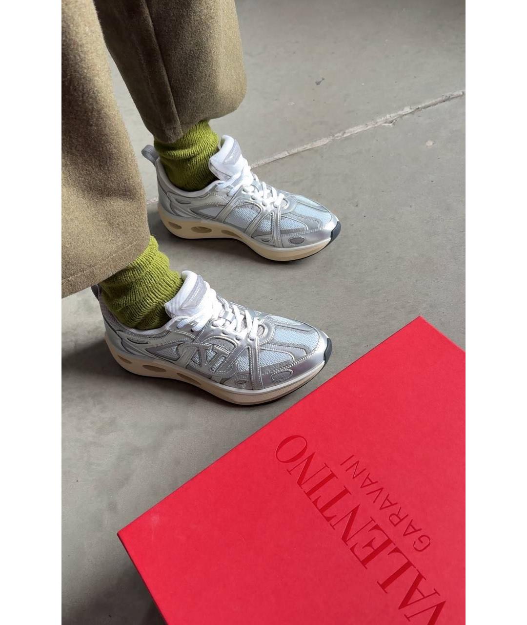 VALENTINO Серебряные кожаные кроссовки, фото 3
