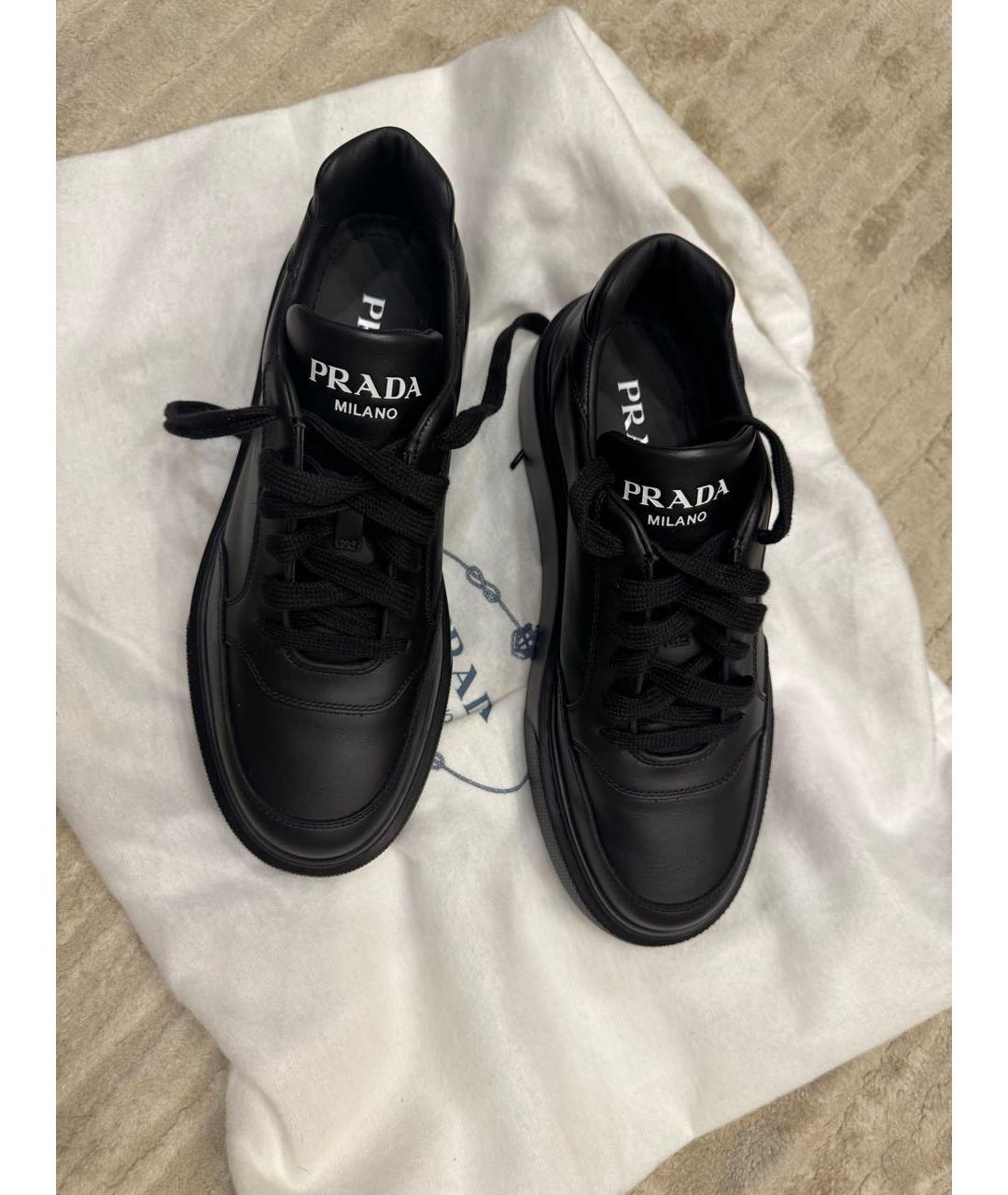 PRADA Черные кожаные низкие кроссовки / кеды, фото 2