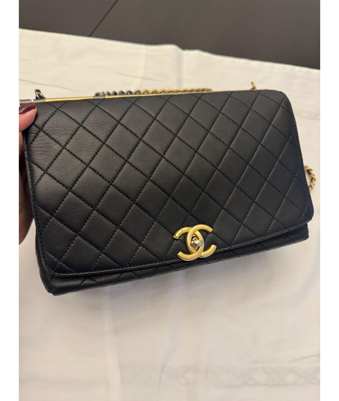 CHANEL Черная кожаная сумка через плечо, фото 2